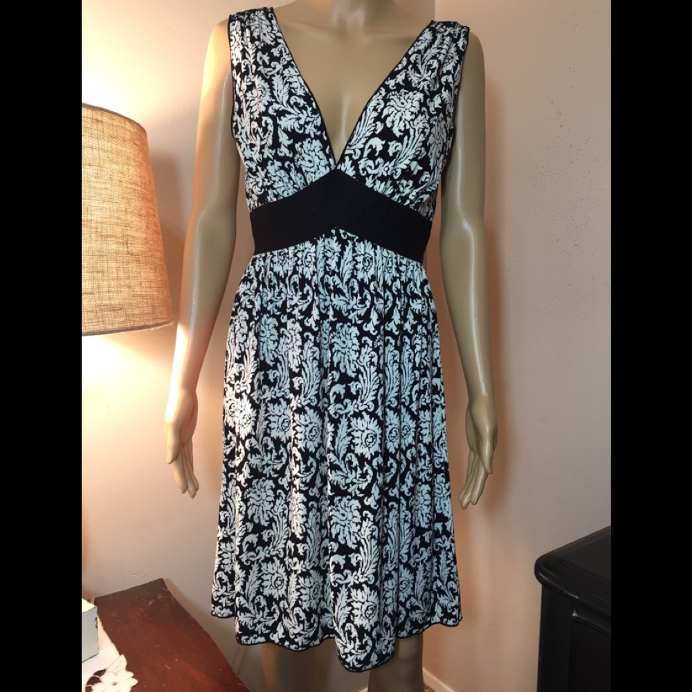Max Edition V Neck Dress Size M